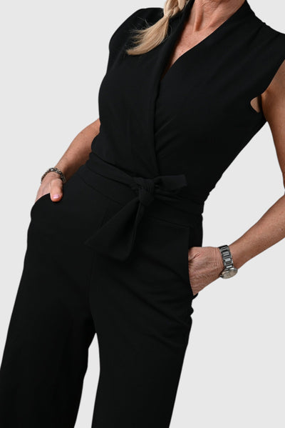Ula – Klasyczny kombinezon z nutą elegancji